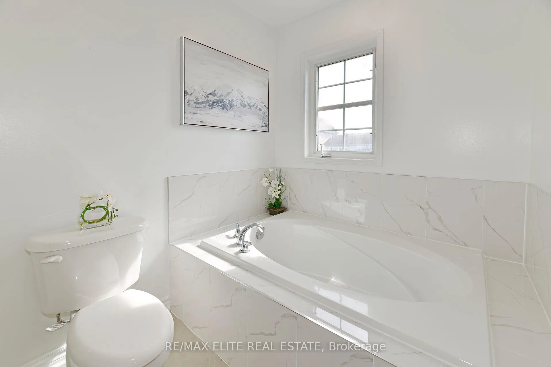 Photo 18 of 2 Pike Lane, Markham, Cornell — HOMEH