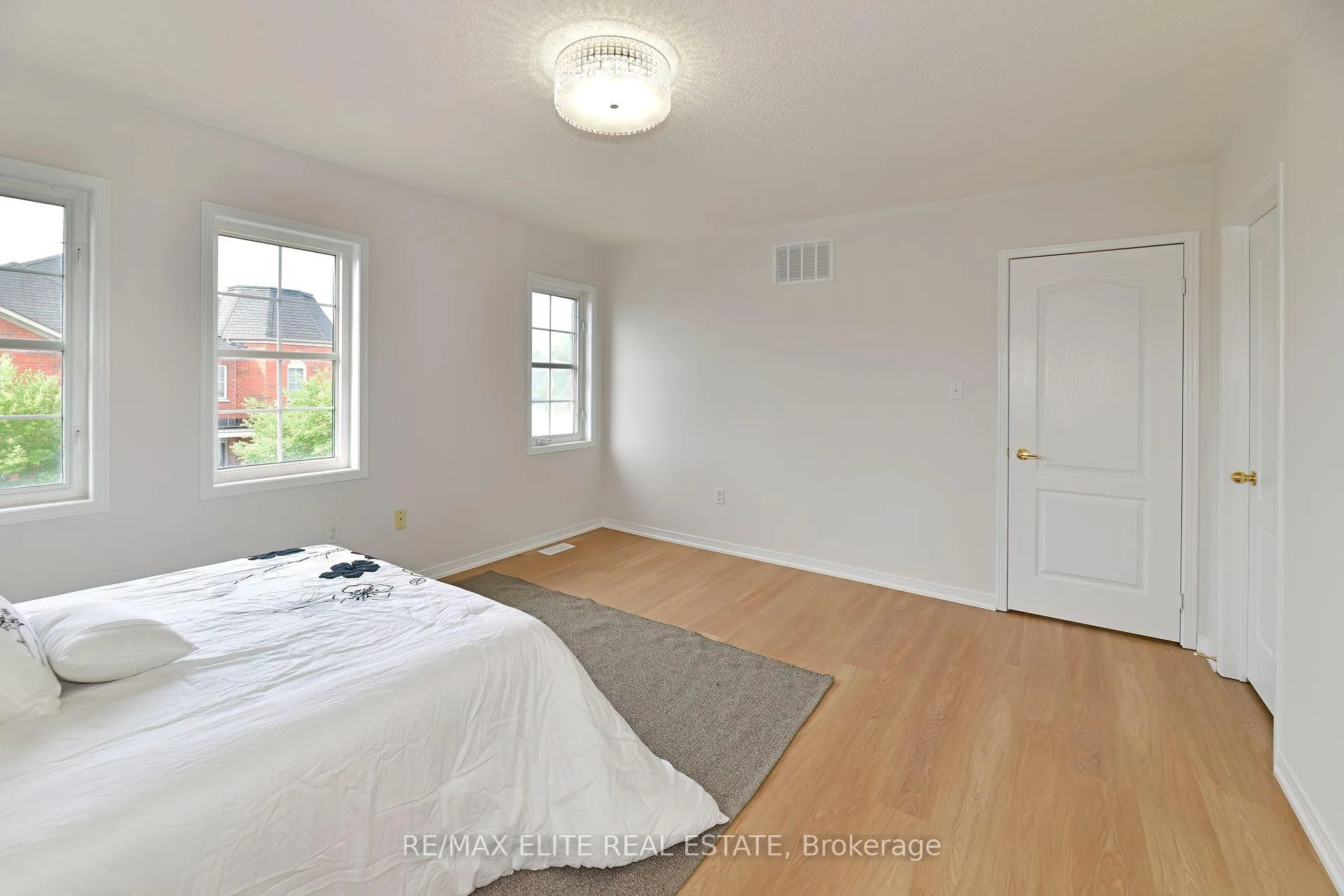 Photo 19 of 2 Pike Lane, Markham, Cornell — HOMEH