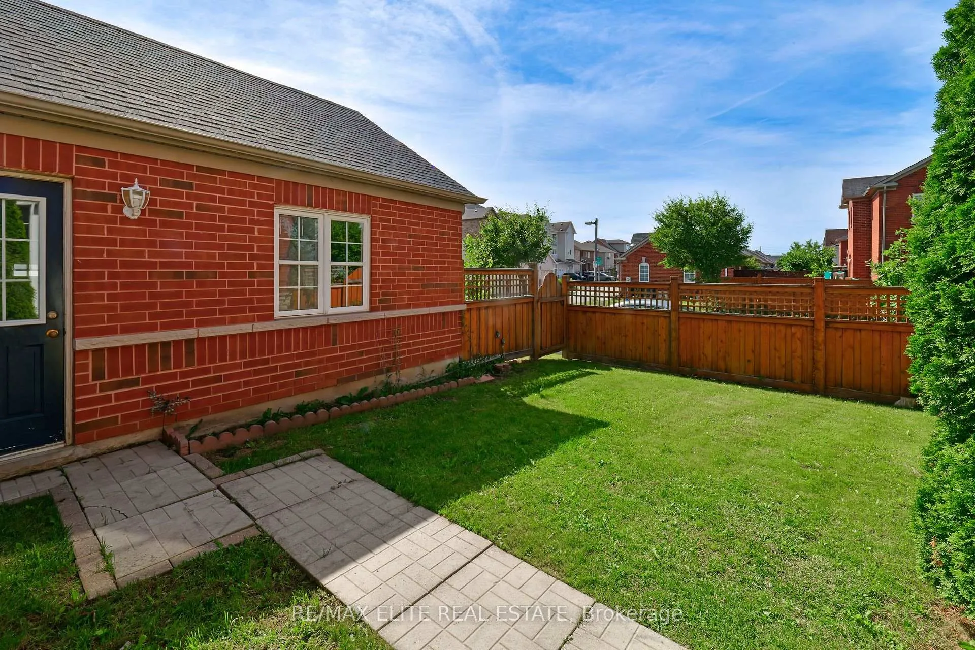 Photo 22 of 2 Pike Lane, Markham, Cornell — HOMEH