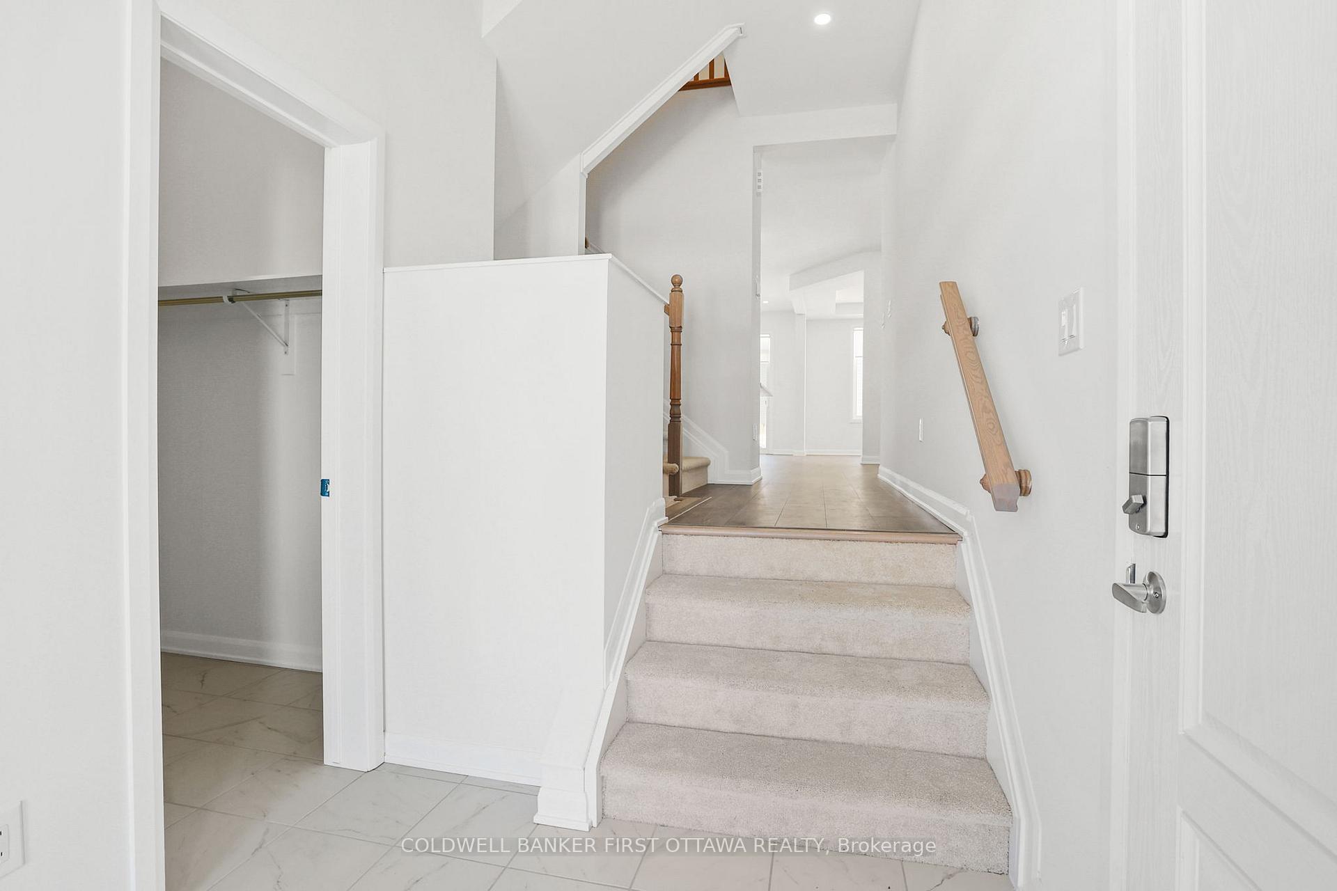 Photo 4 of 319 Cloyne Crescent, Ottawa, Barrhaven - Half Moon Bay — HOMEH