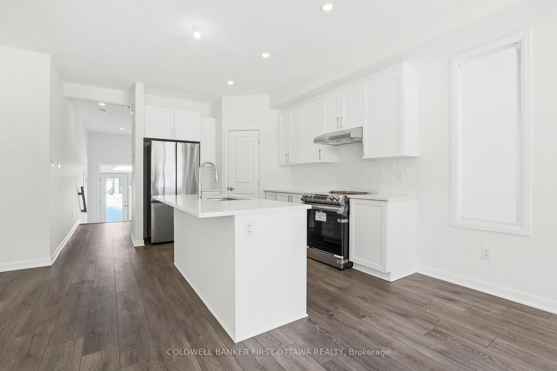 Photo 7 of 319 Cloyne Crescent, Ottawa, Barrhaven - Half Moon Bay — HOMEH
