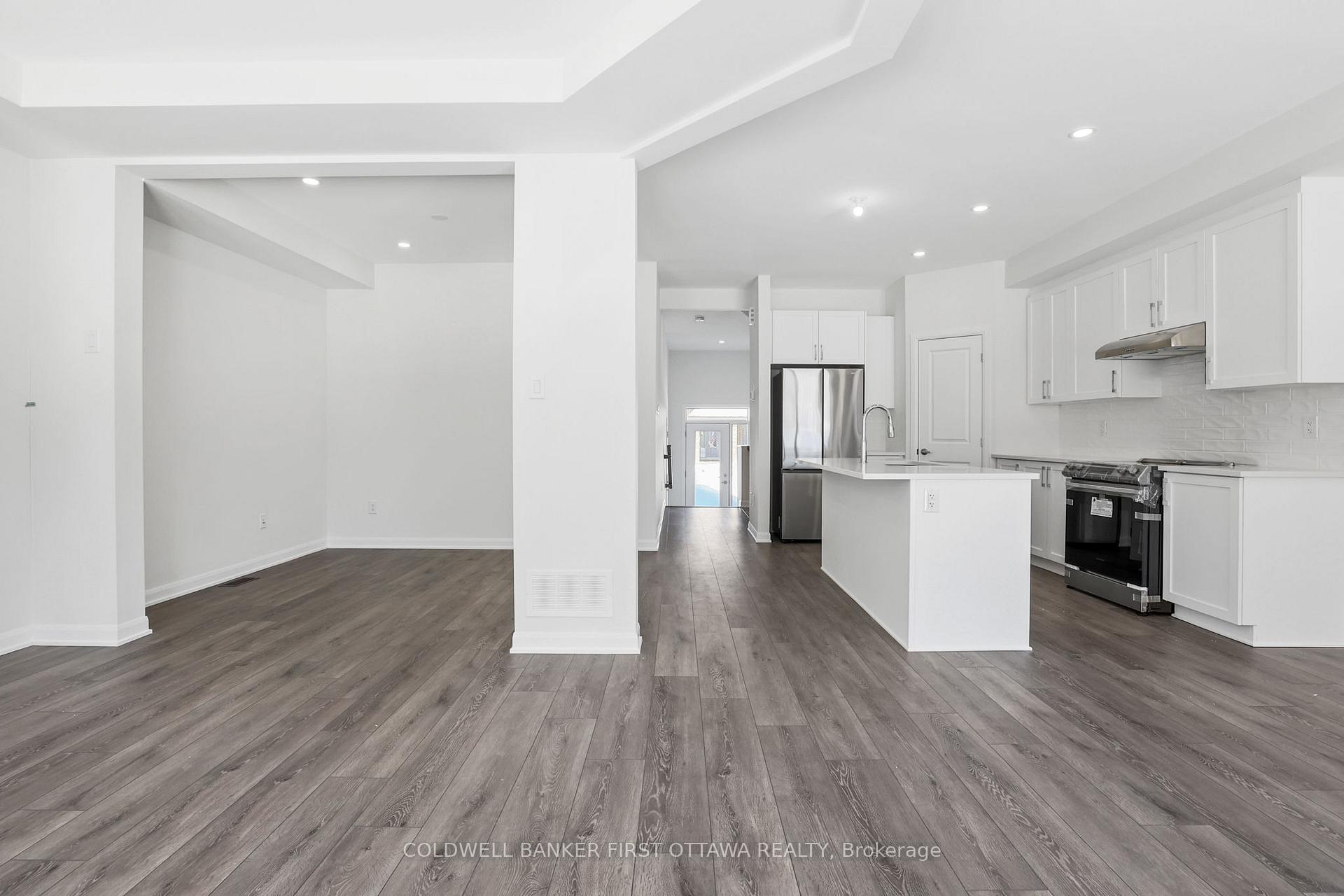 Photo 13 of 319 Cloyne Crescent, Ottawa, Barrhaven - Half Moon Bay — HOMEH