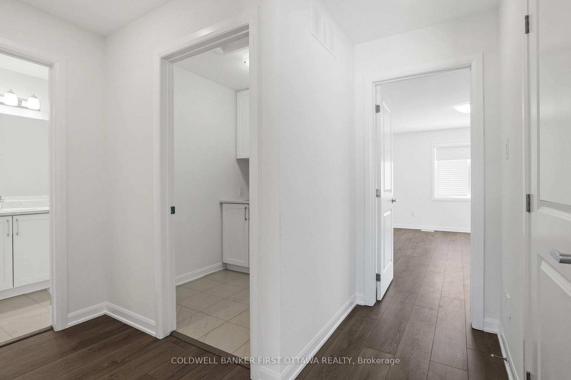 Photo 16 of 319 Cloyne Crescent, Ottawa, Barrhaven - Half Moon Bay — HOMEH