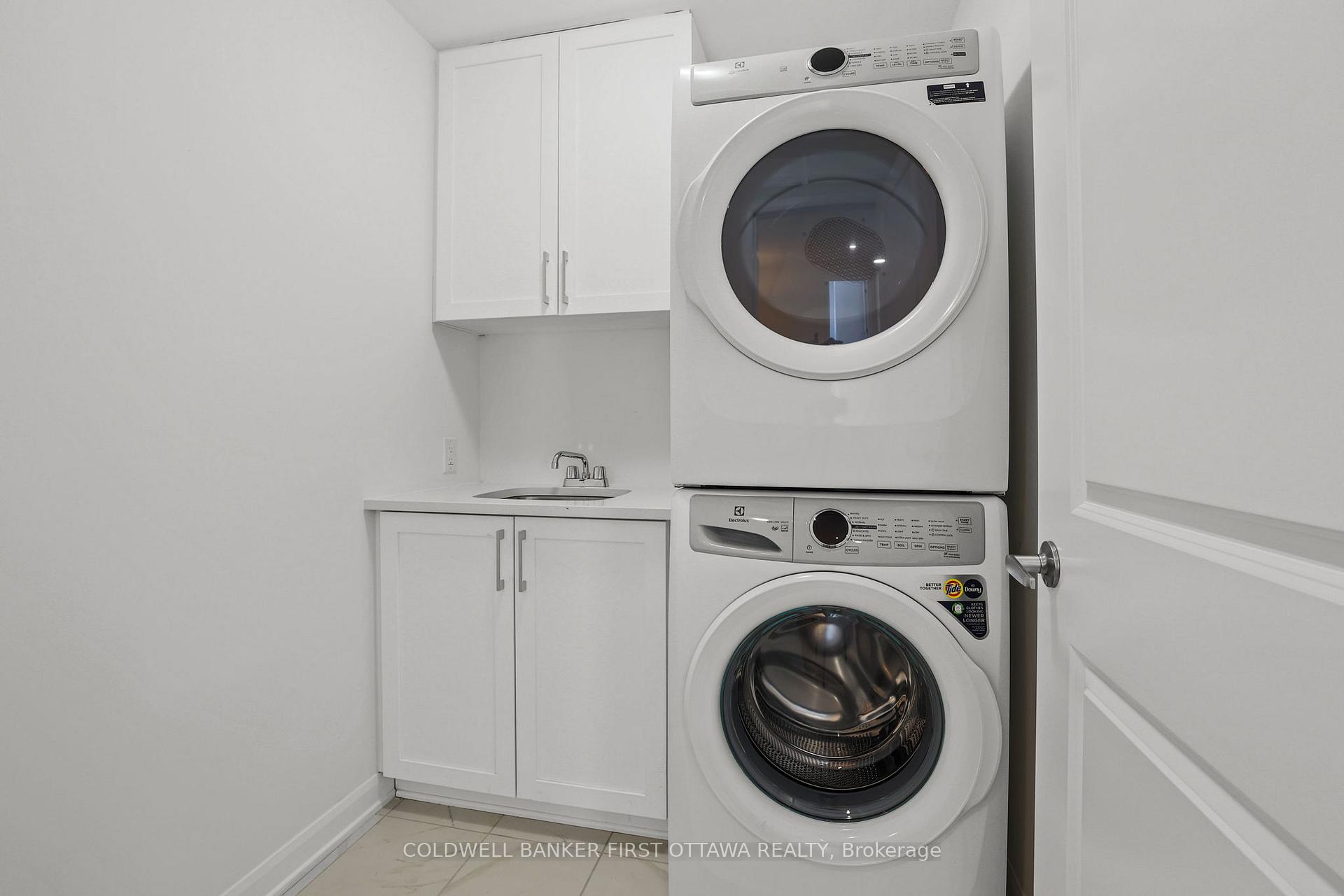 Photo 24 of 319 Cloyne Crescent, Ottawa, Barrhaven - Half Moon Bay — HOMEH