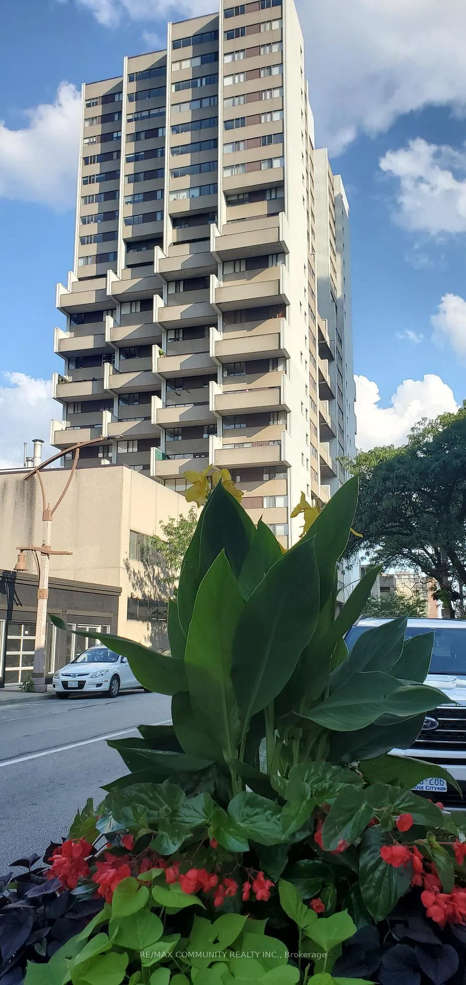 Front of Unit 2401, 380 Pelissier Street