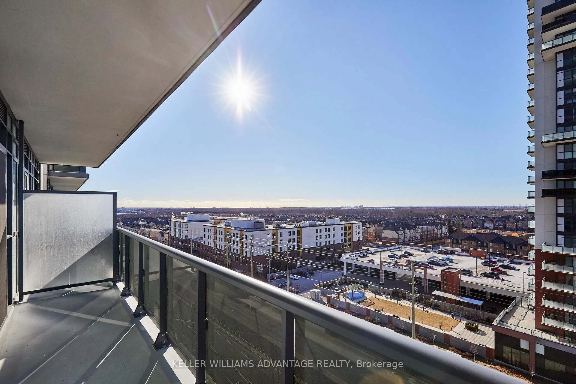 Photo 7 of Unit 915, 2545 Simcoe Street N, Oshawa, Windfields — HOMEH