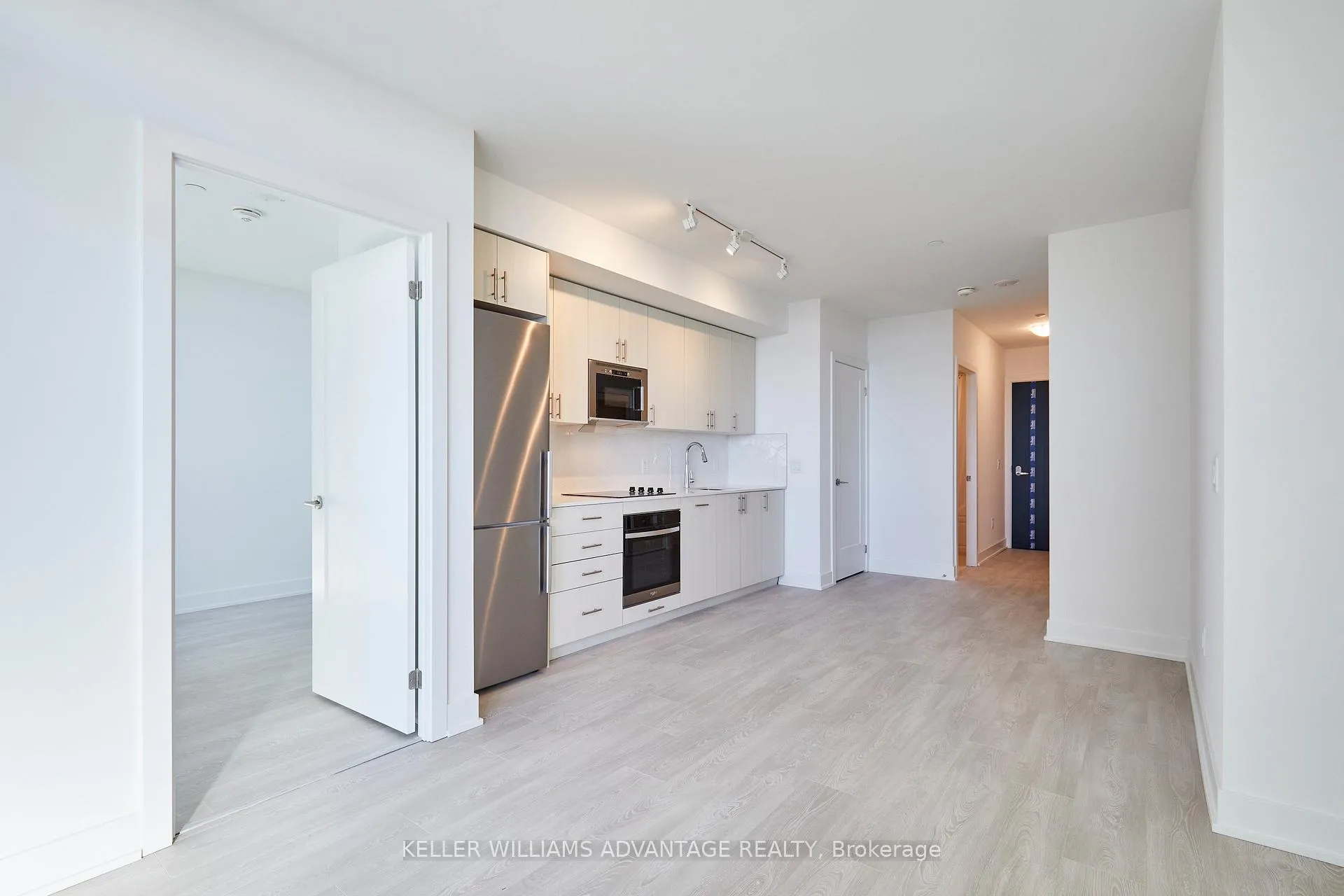Photo 8 of Unit 915, 2545 Simcoe Street N, Oshawa, Windfields — HOMEH