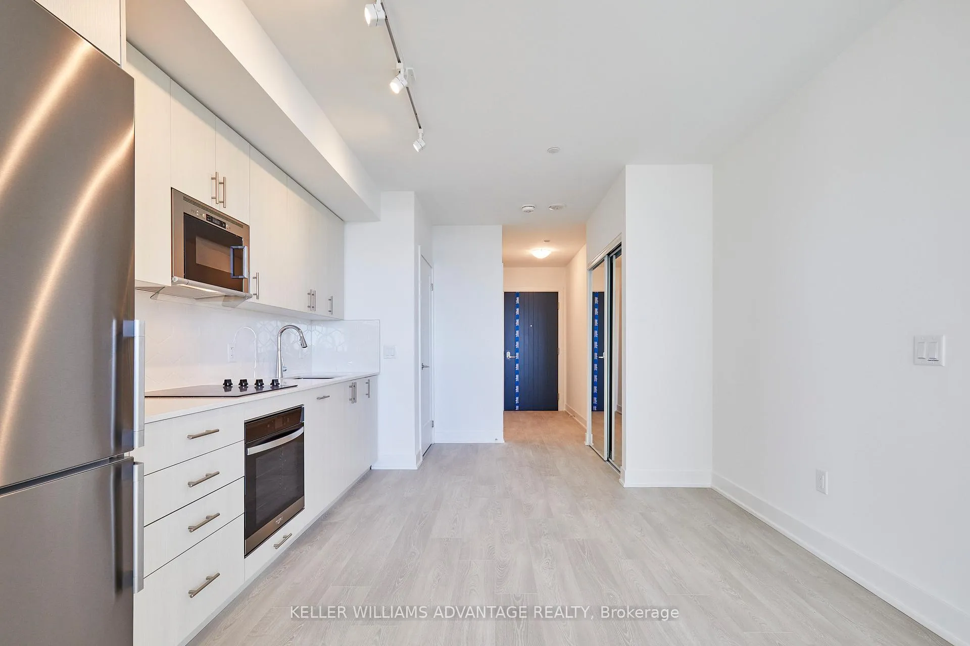 Photo 9 of Unit 915, 2545 Simcoe Street N, Oshawa, Windfields — HOMEH