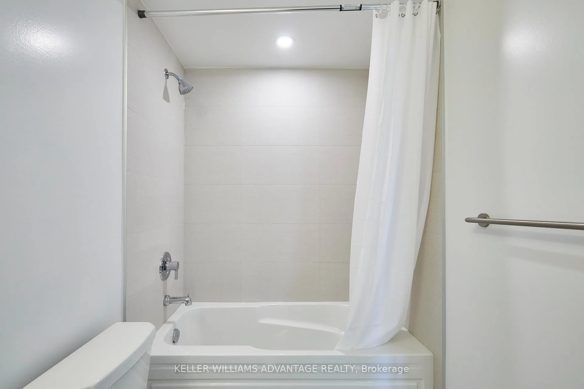 Photo 18 of Unit 915, 2545 Simcoe Street N, Oshawa, Windfields — HOMEH