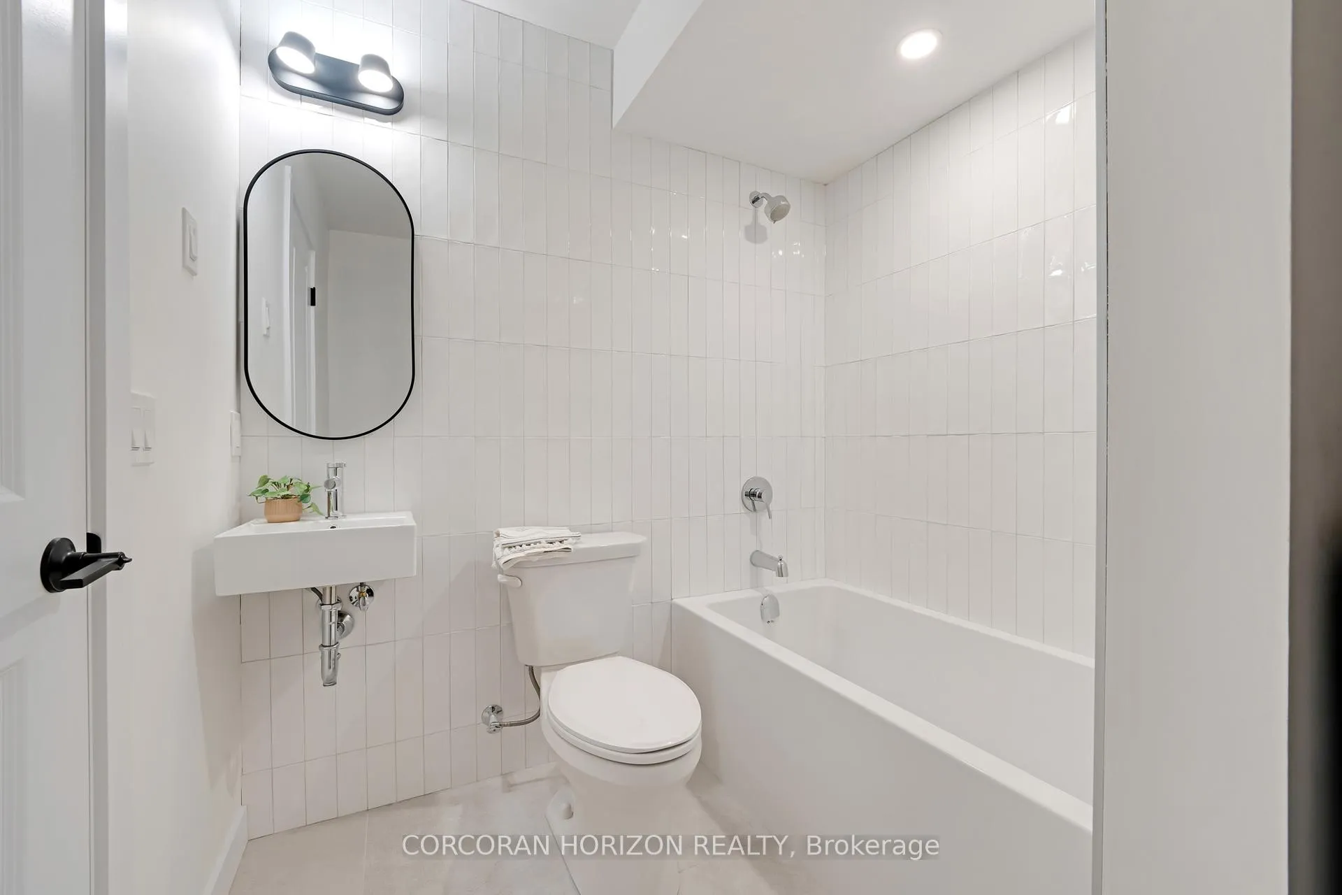 Photo 20 of Unit 3, 15 Cedar Street, Kitchener — HOMEH