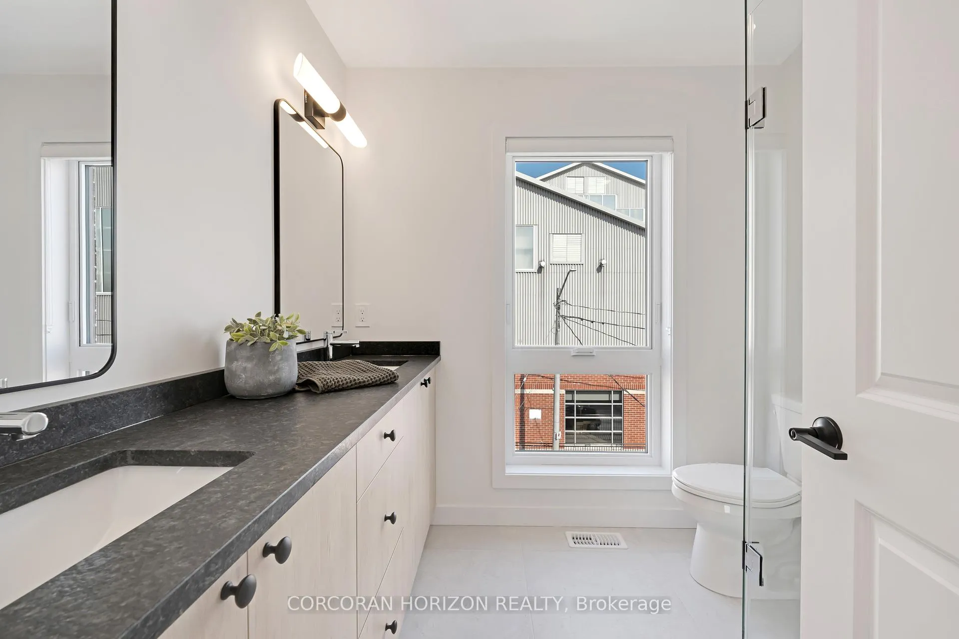Photo 28 of Unit 3, 15 Cedar Street, Kitchener — HOMEH