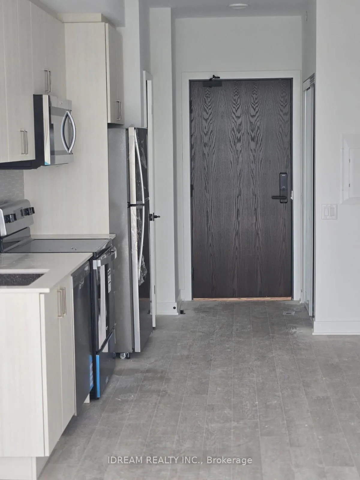 Photo 3 of Unit 1602, 2782 Barton Street, Hamilton, Riverdale — HOMEH
