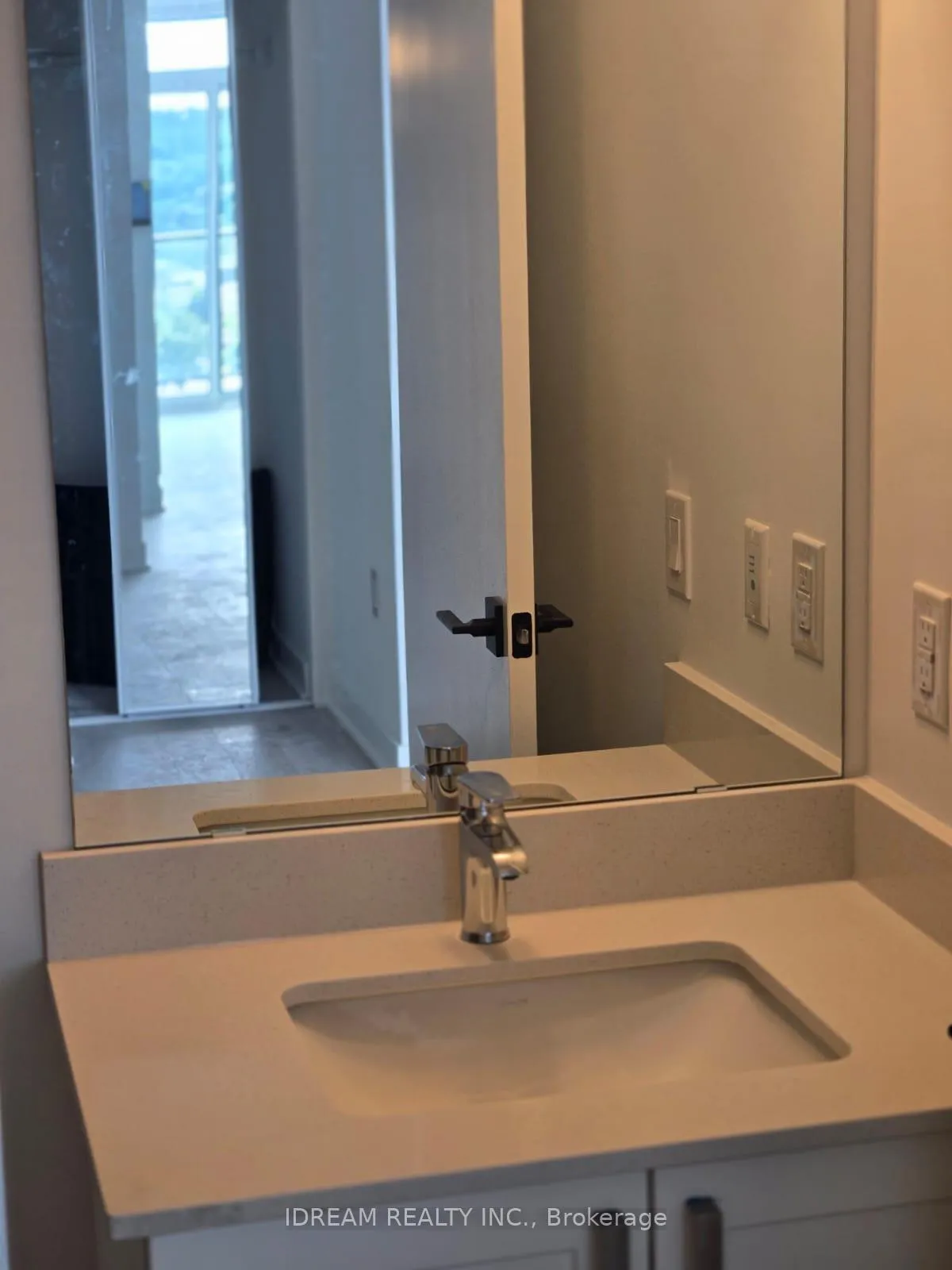 Photo 8 of Unit 1602, 2782 Barton Street, Hamilton, Riverdale — HOMEH