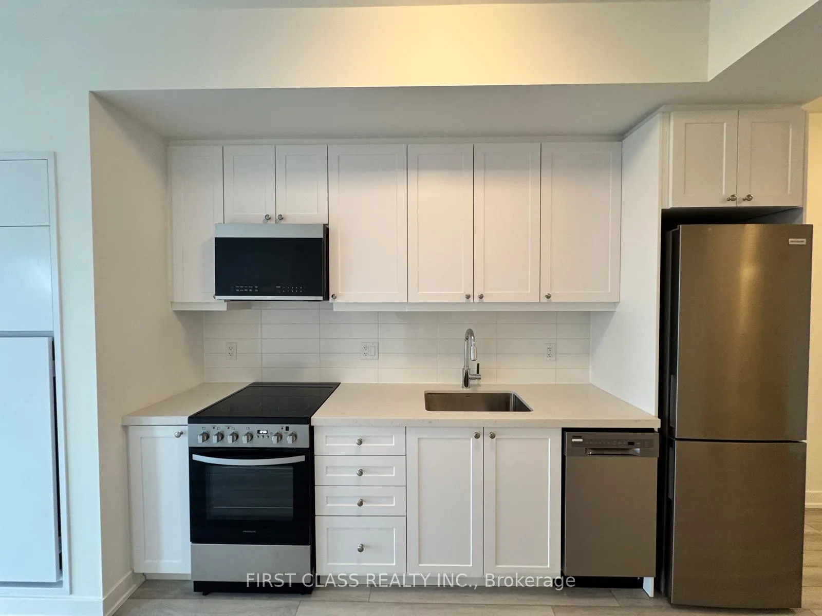 Photo 8 of Unit 704, 51 Clarington Boulevard, Clarington, Bowmanville — HOMEH