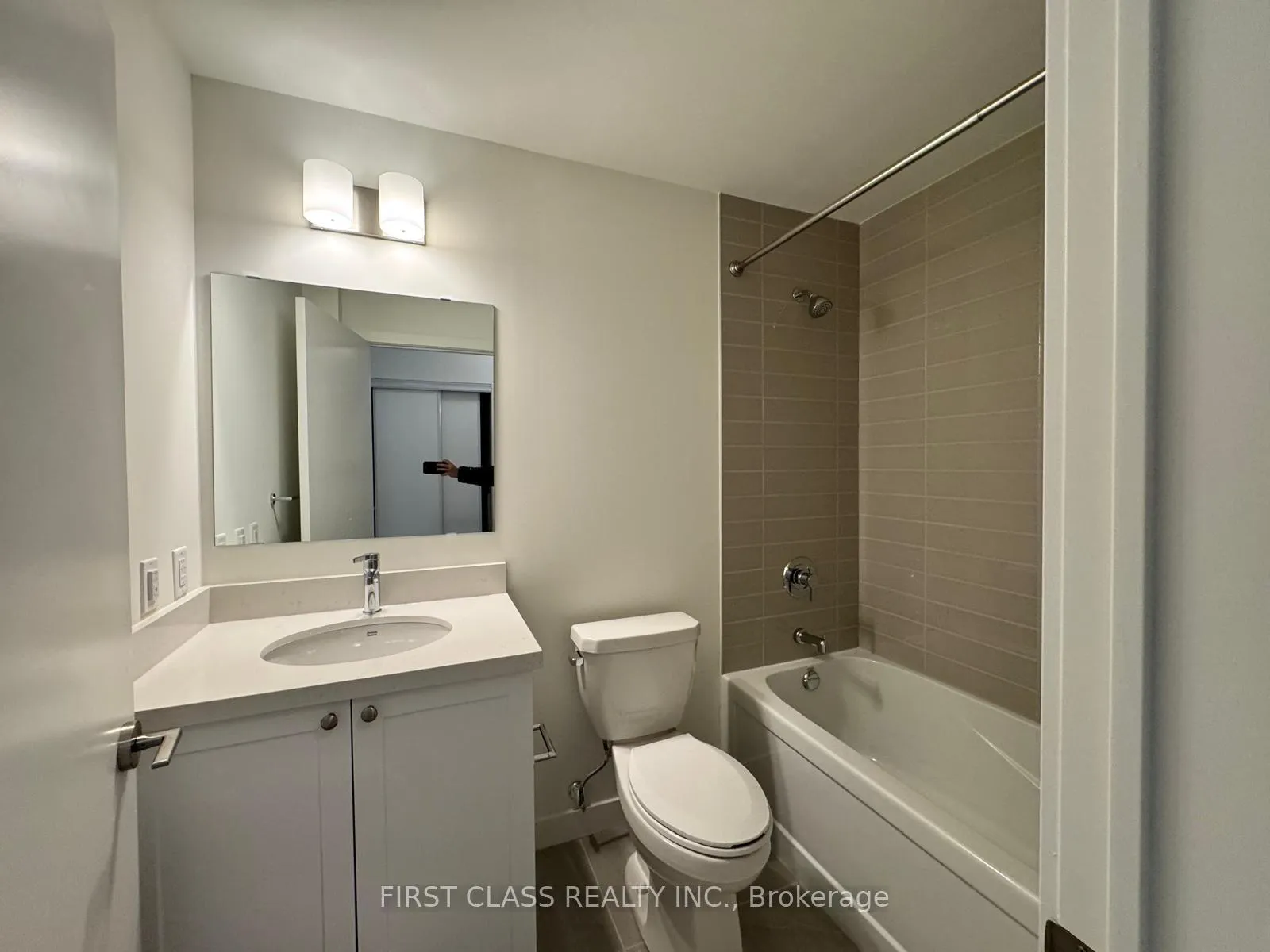Photo 11 of Unit 704, 51 Clarington Boulevard, Clarington, Bowmanville — HOMEH