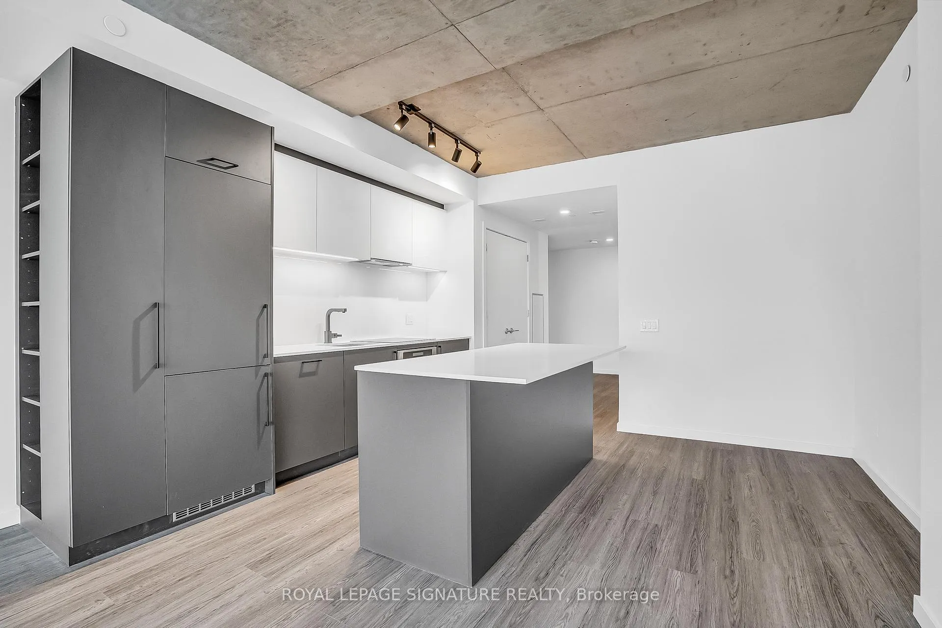 Photo 6 of Unit 214, 689 The Queensway, Etobicoke, Stonegate-Queensway — HOMEH