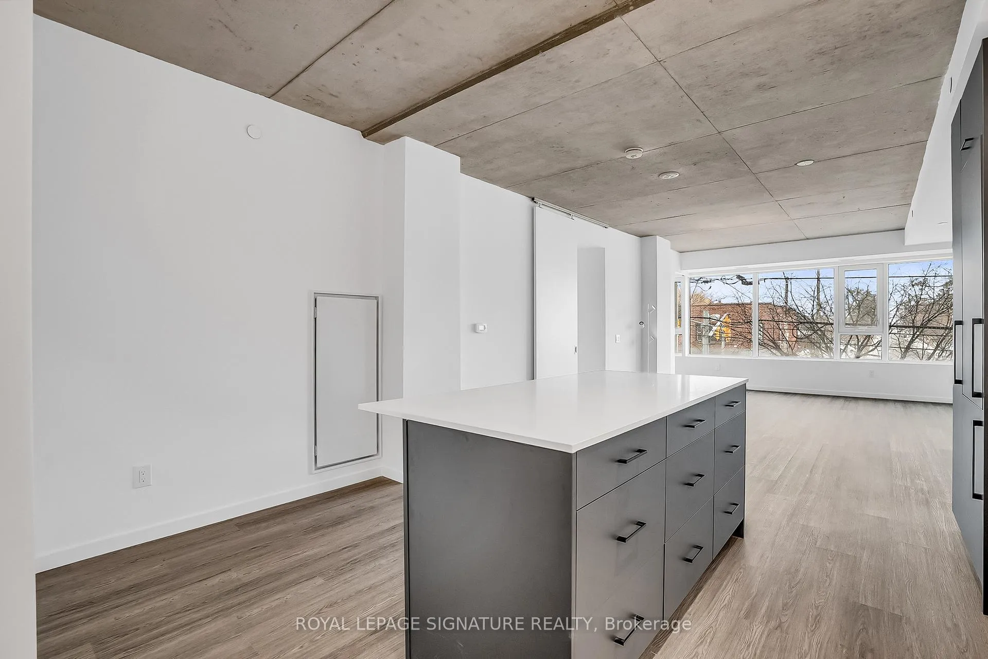 Photo 9 of Unit 214, 689 The Queensway, Etobicoke, Stonegate-Queensway — HOMEH