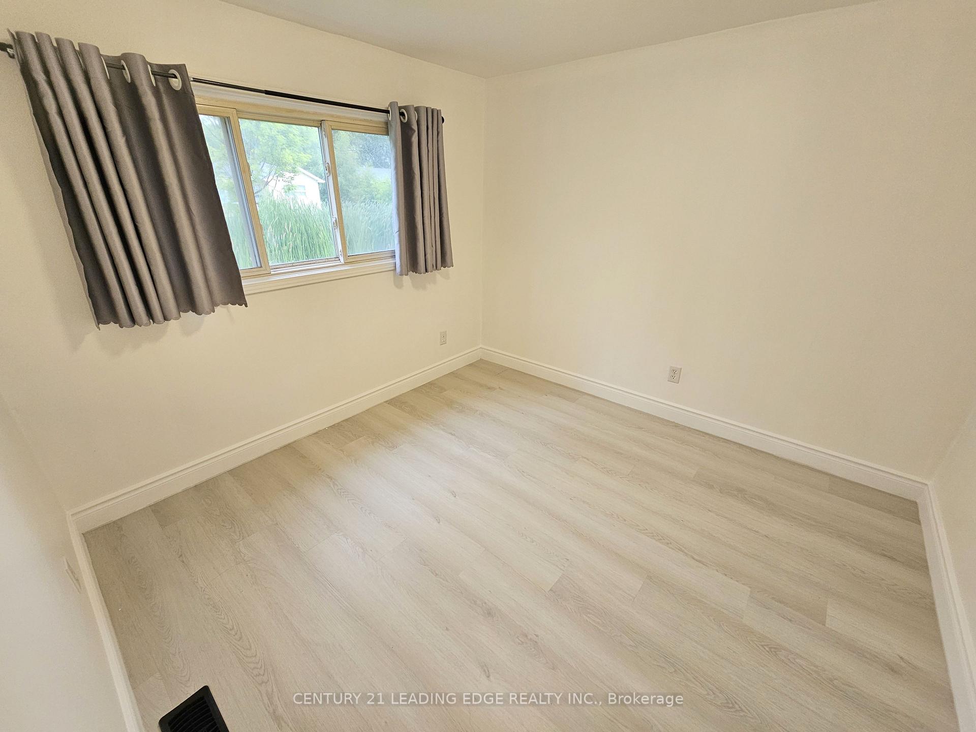 Photo 6 of 261 Parkway Avenue, Georgina, Keswick South — HOMEH