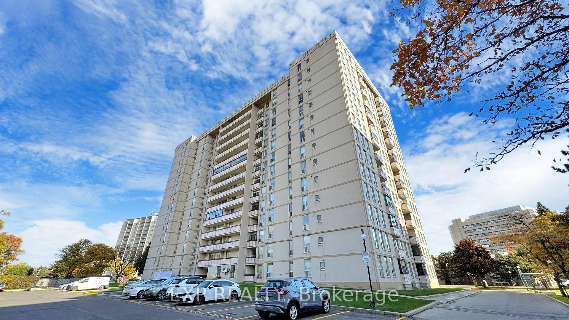 Photo 2 of Unit 906, 130 Neptune Drive, Toronto, Englemount-Lawrence — HOMEH
