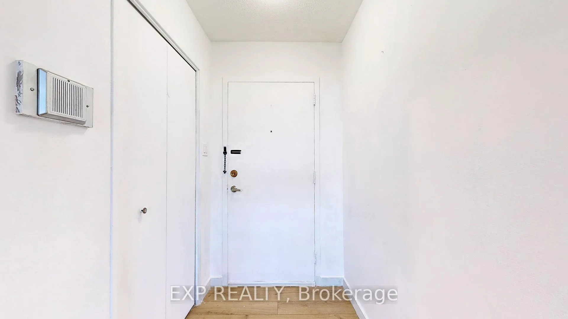 Photo 8 of Unit 906, 130 Neptune Drive, Toronto, Englemount-Lawrence — HOMEH