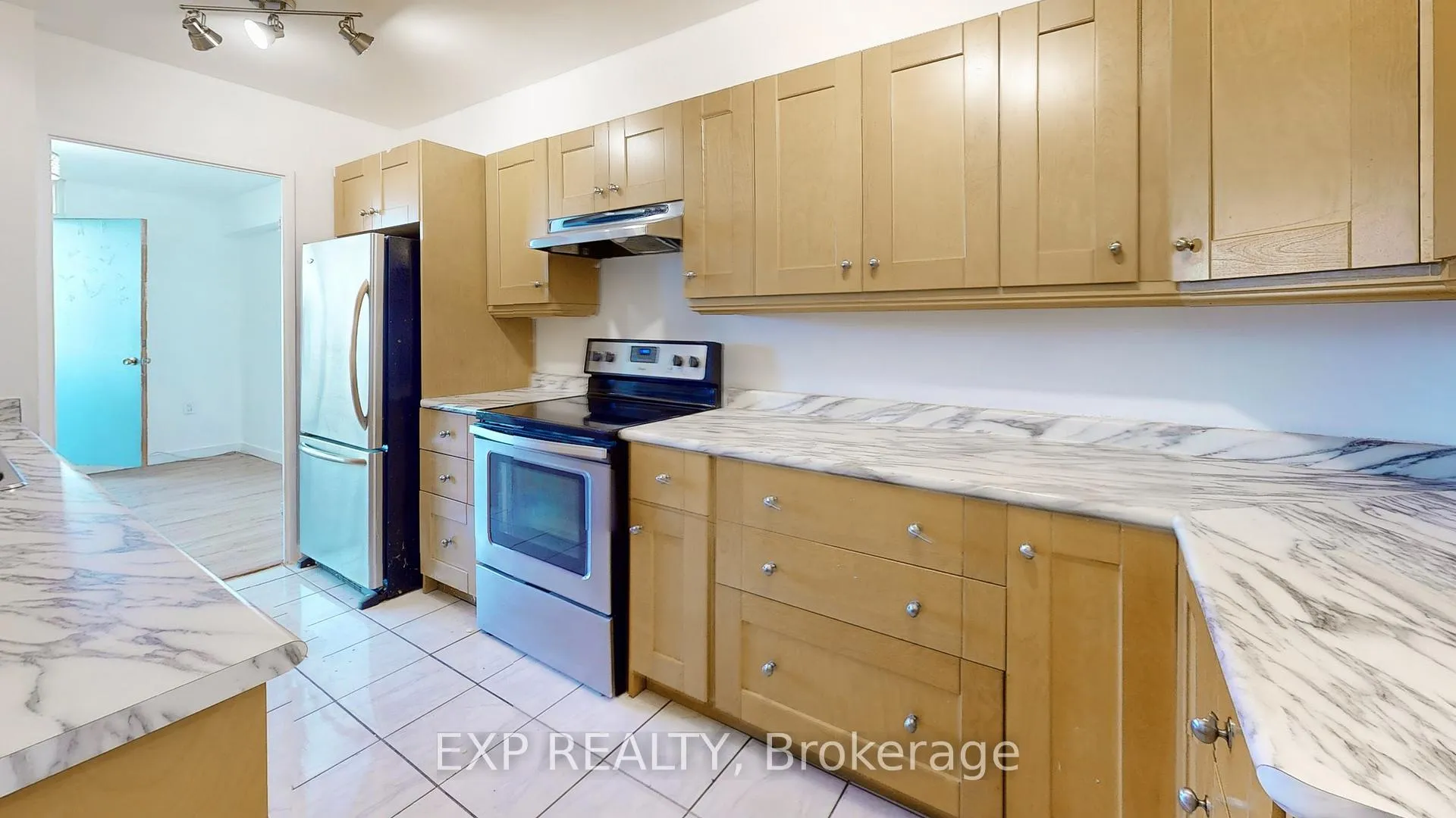 Photo 10 of Unit 906, 130 Neptune Drive, Toronto, Englemount-Lawrence — HOMEH