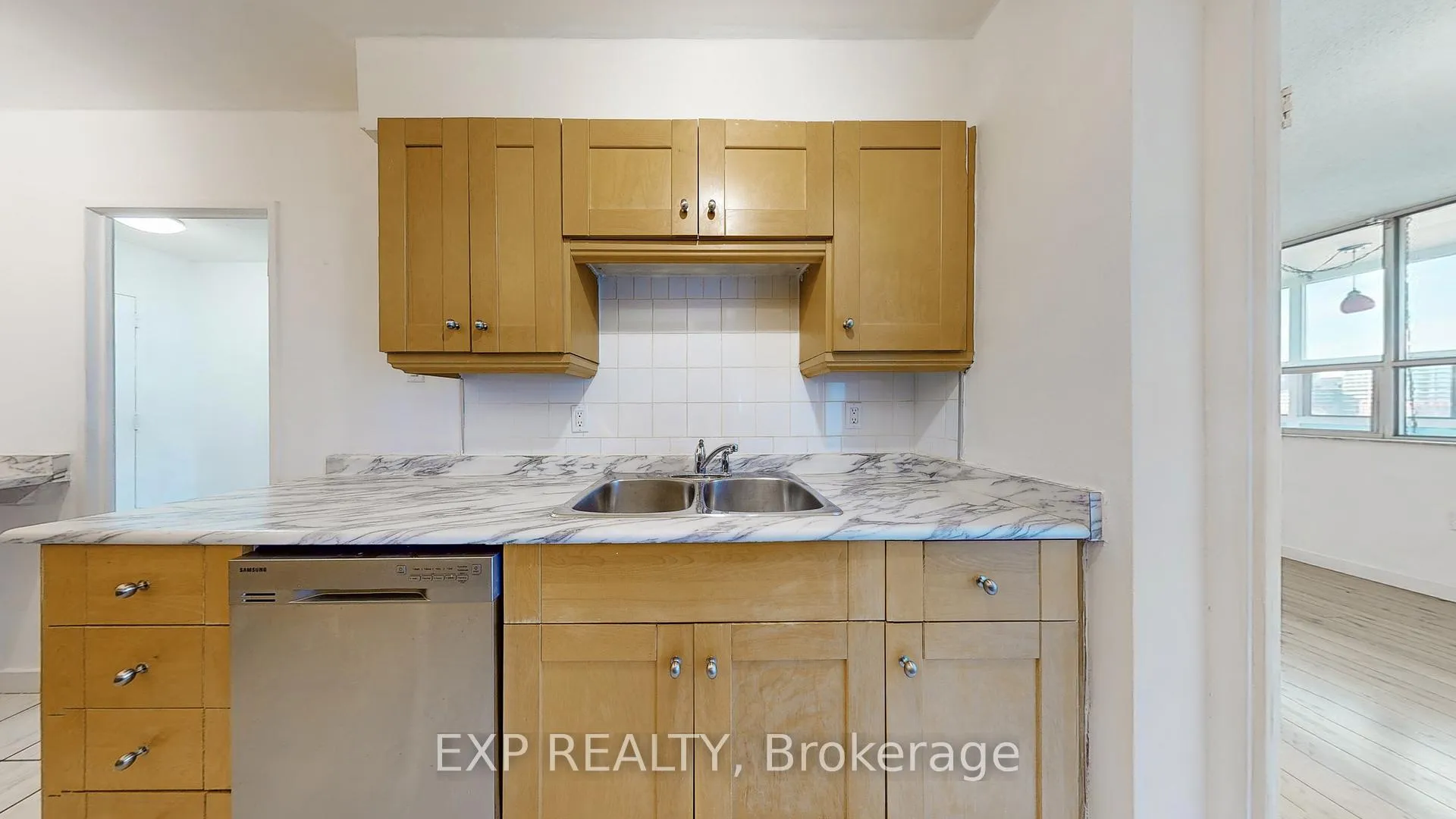 Photo 13 of Unit 906, 130 Neptune Drive, Toronto, Englemount-Lawrence — HOMEH