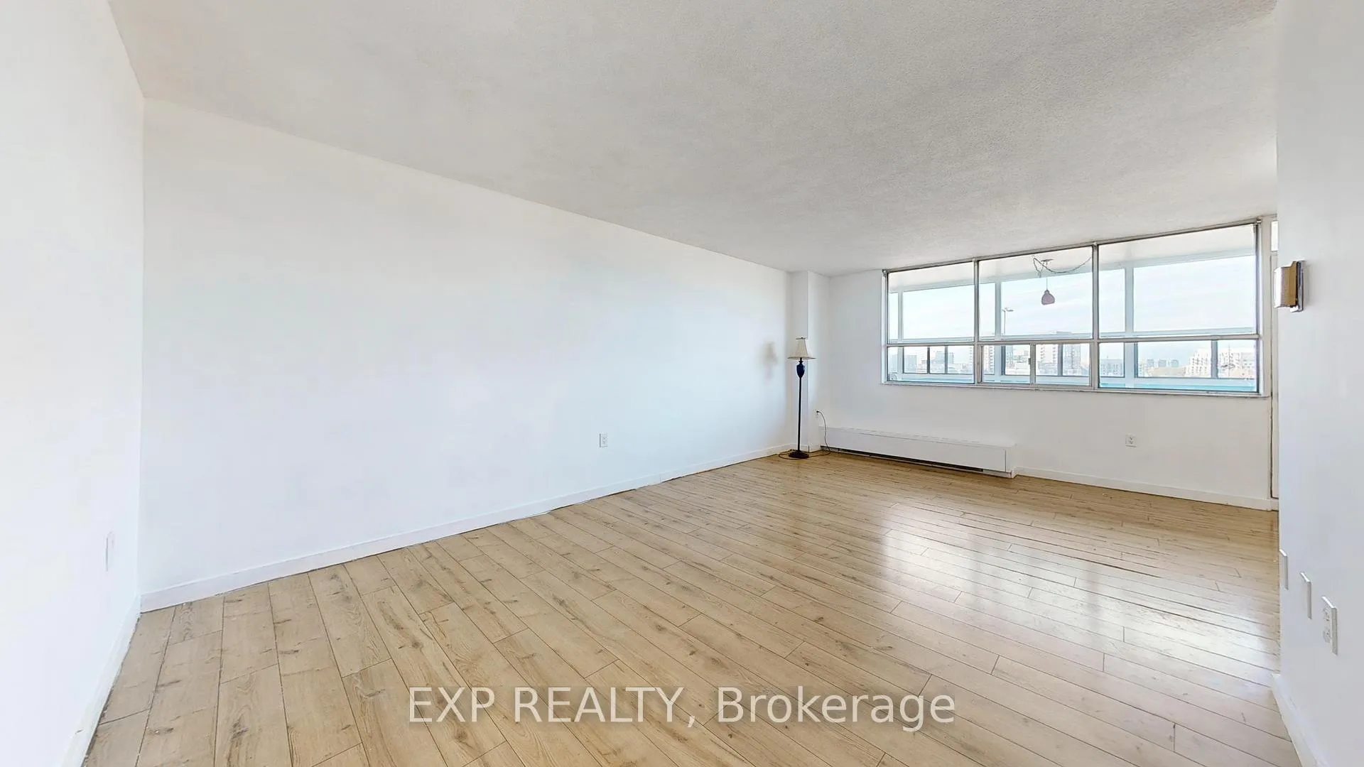 Photo 18 of Unit 906, 130 Neptune Drive, Toronto, Englemount-Lawrence — HOMEH
