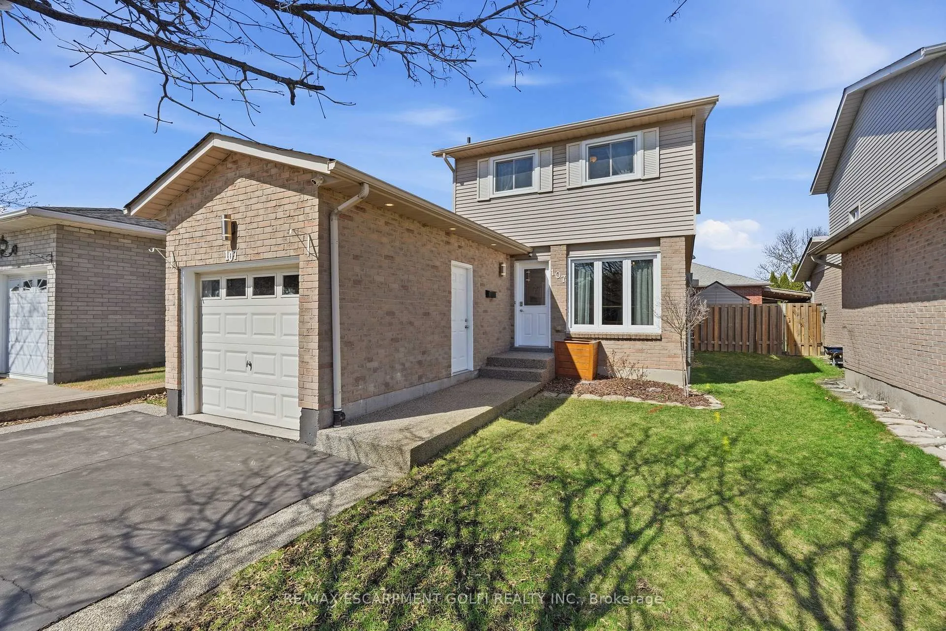 Photo 2 of 107 Broughton Avenue, Hamilton, Broughton — HOMEH