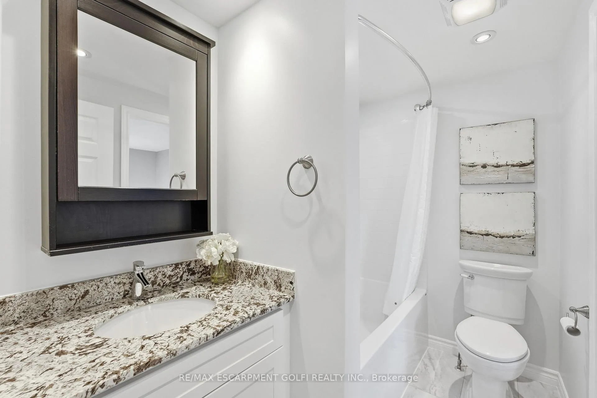 Photo 9 of 107 Broughton Avenue, Hamilton, Broughton — HOMEH