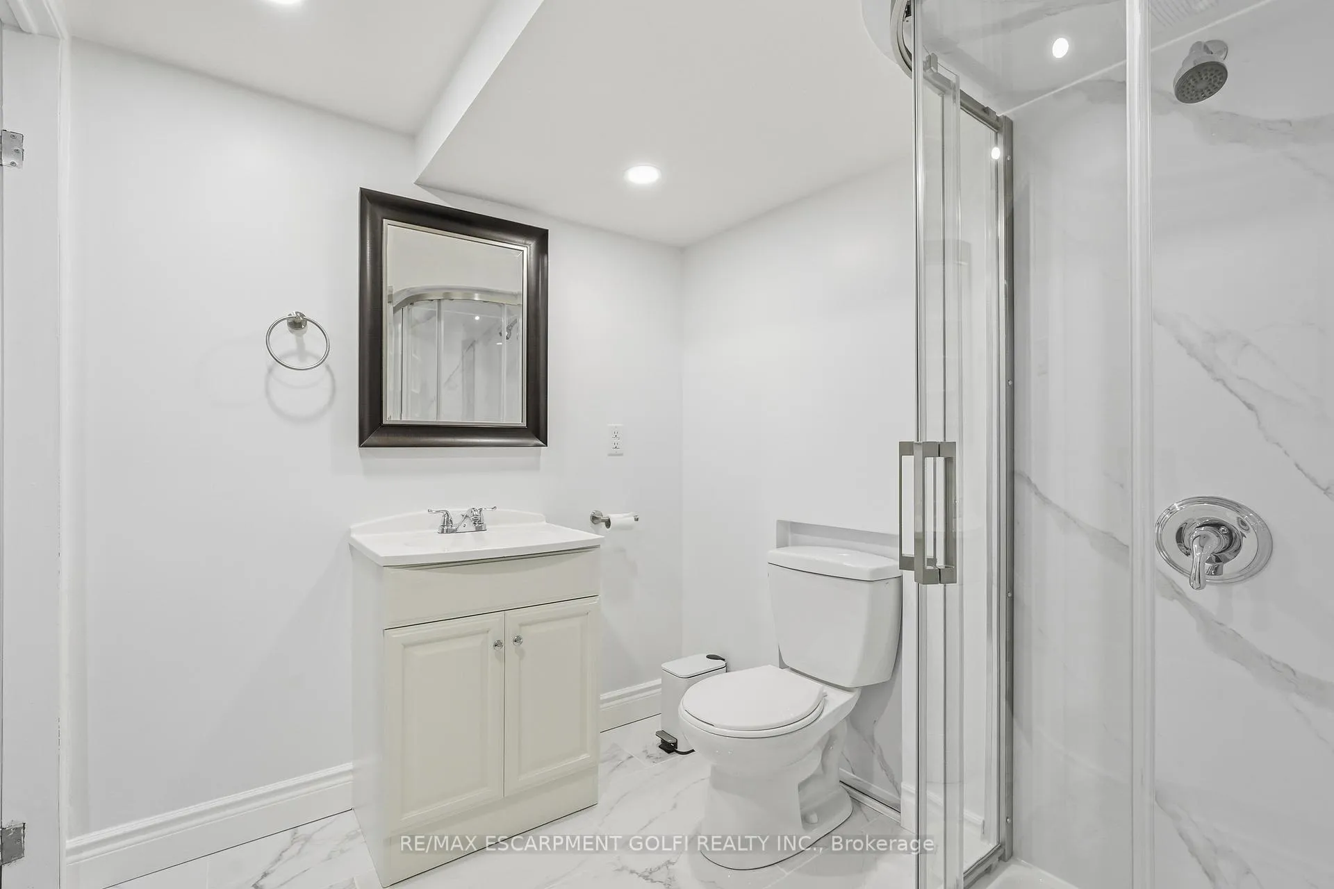 Photo 15 of 107 Broughton Avenue, Hamilton, Broughton — HOMEH
