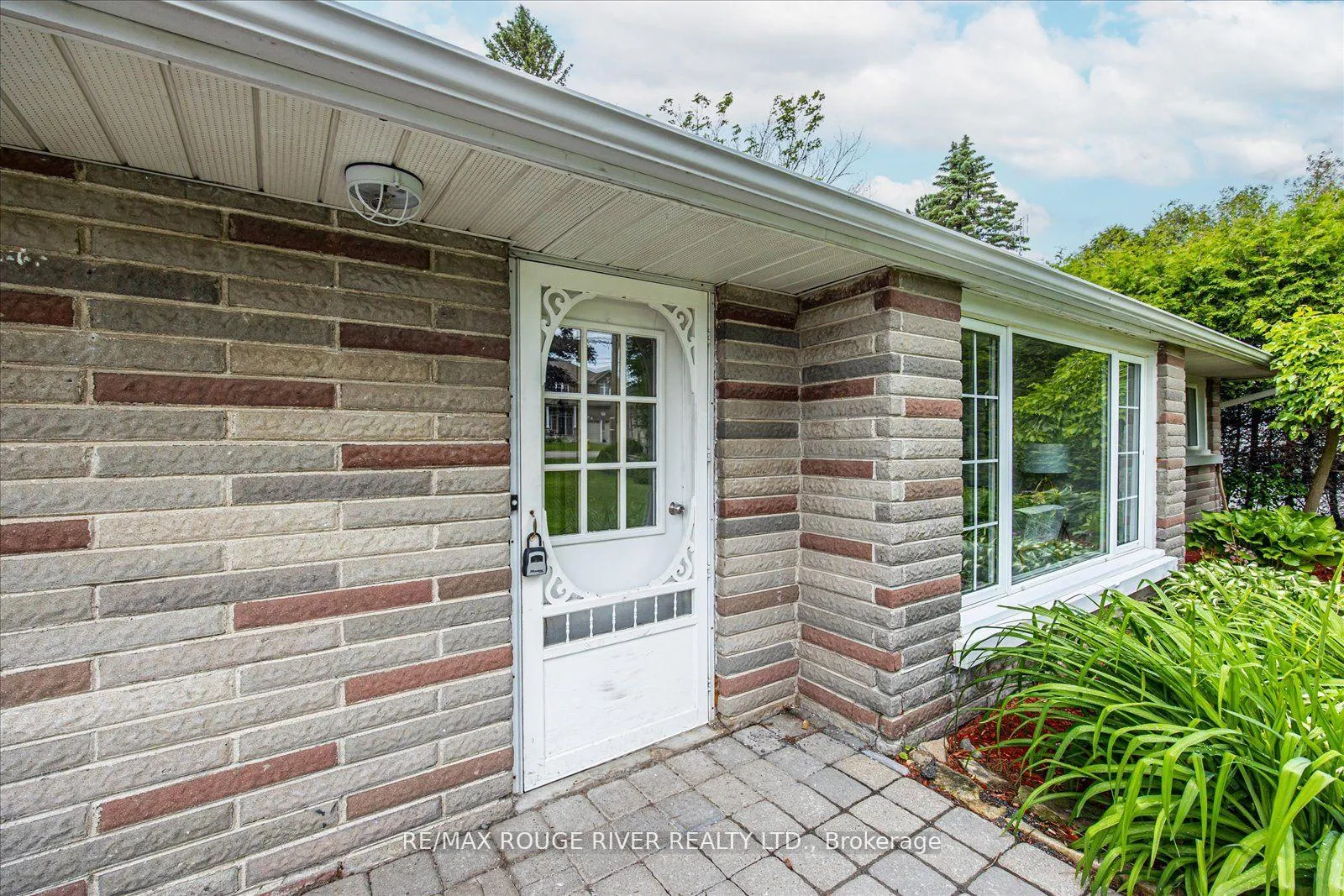 Photo 4 of 3346 Courtice Road, Clarington, Courtice — HOMEH