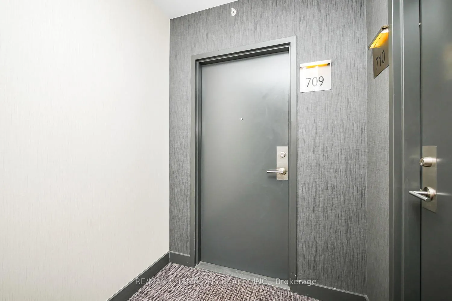 Photo 6 of Unit 709, 85 Duke Street W, Kitchener — HOMEH