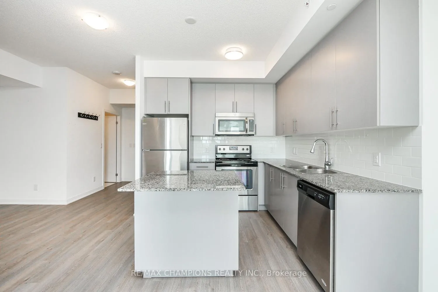 Photo 9 of Unit 709, 85 Duke Street W, Kitchener — HOMEH