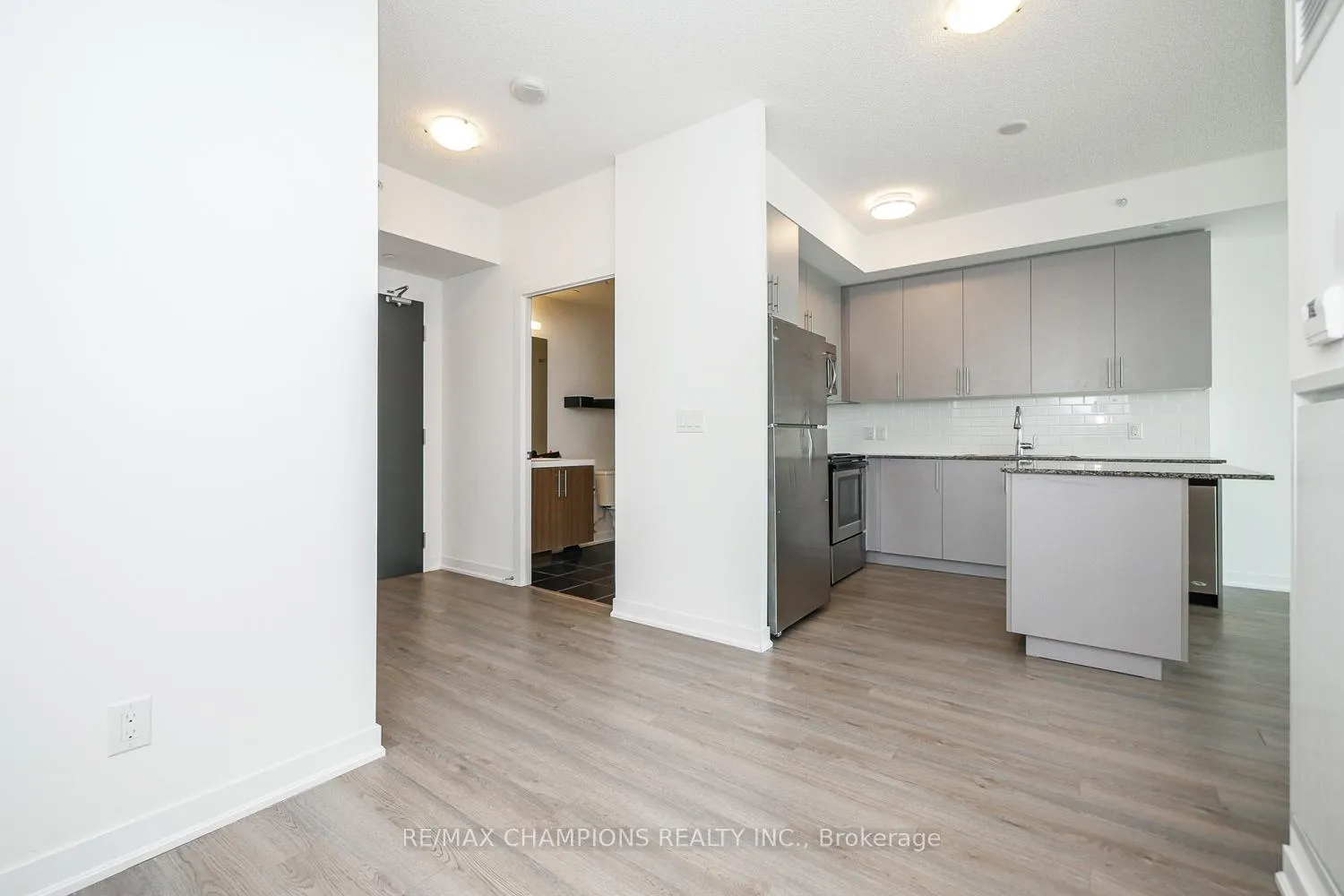Photo 11 of Unit 709, 85 Duke Street W, Kitchener — HOMEH