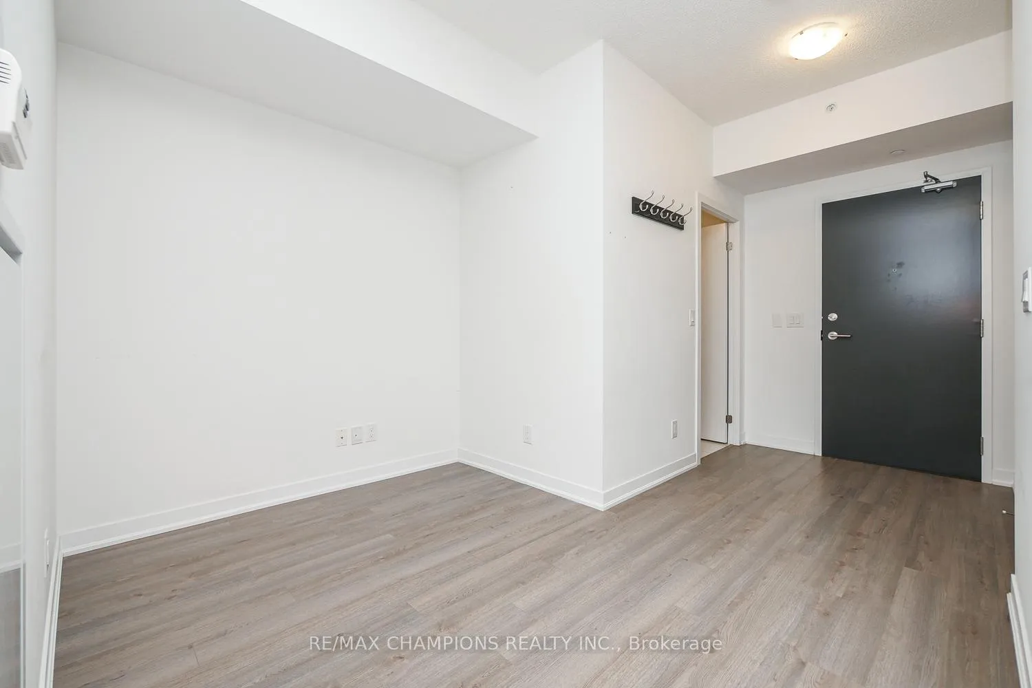 Photo 12 of Unit 709, 85 Duke Street W, Kitchener — HOMEH