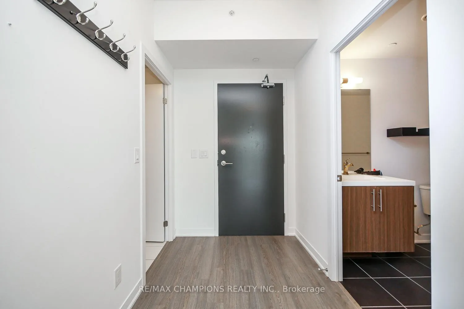 Photo 14 of Unit 709, 85 Duke Street W, Kitchener — HOMEH