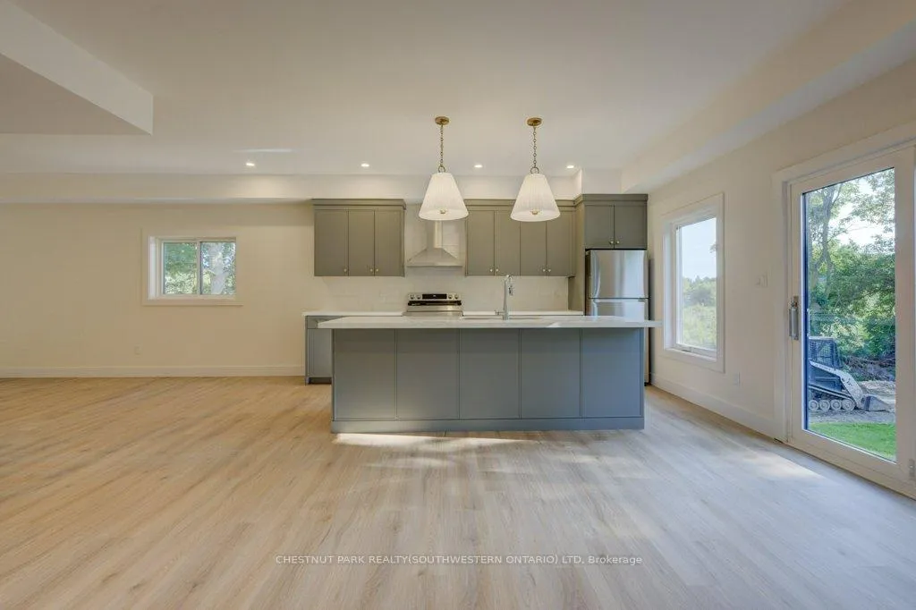 Photo 7 of 20 Stanley Avenue, Kitchener — HOMEH