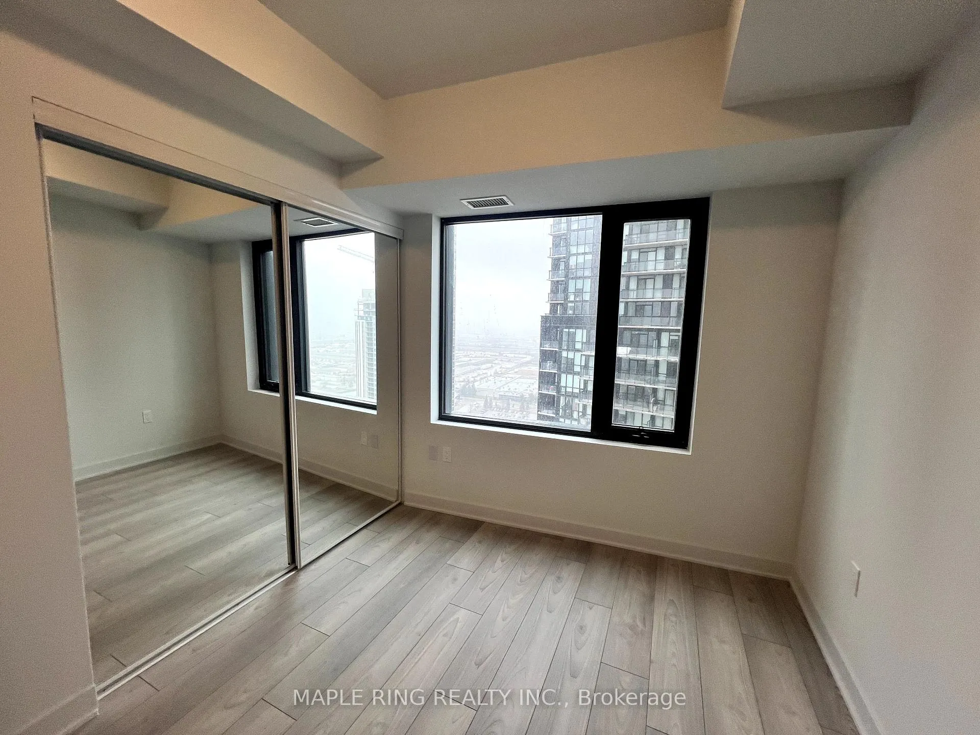 Photo 2 of Unit 2605, 2920 Highway 7 Road, Vaughan, Concord — HOMEH