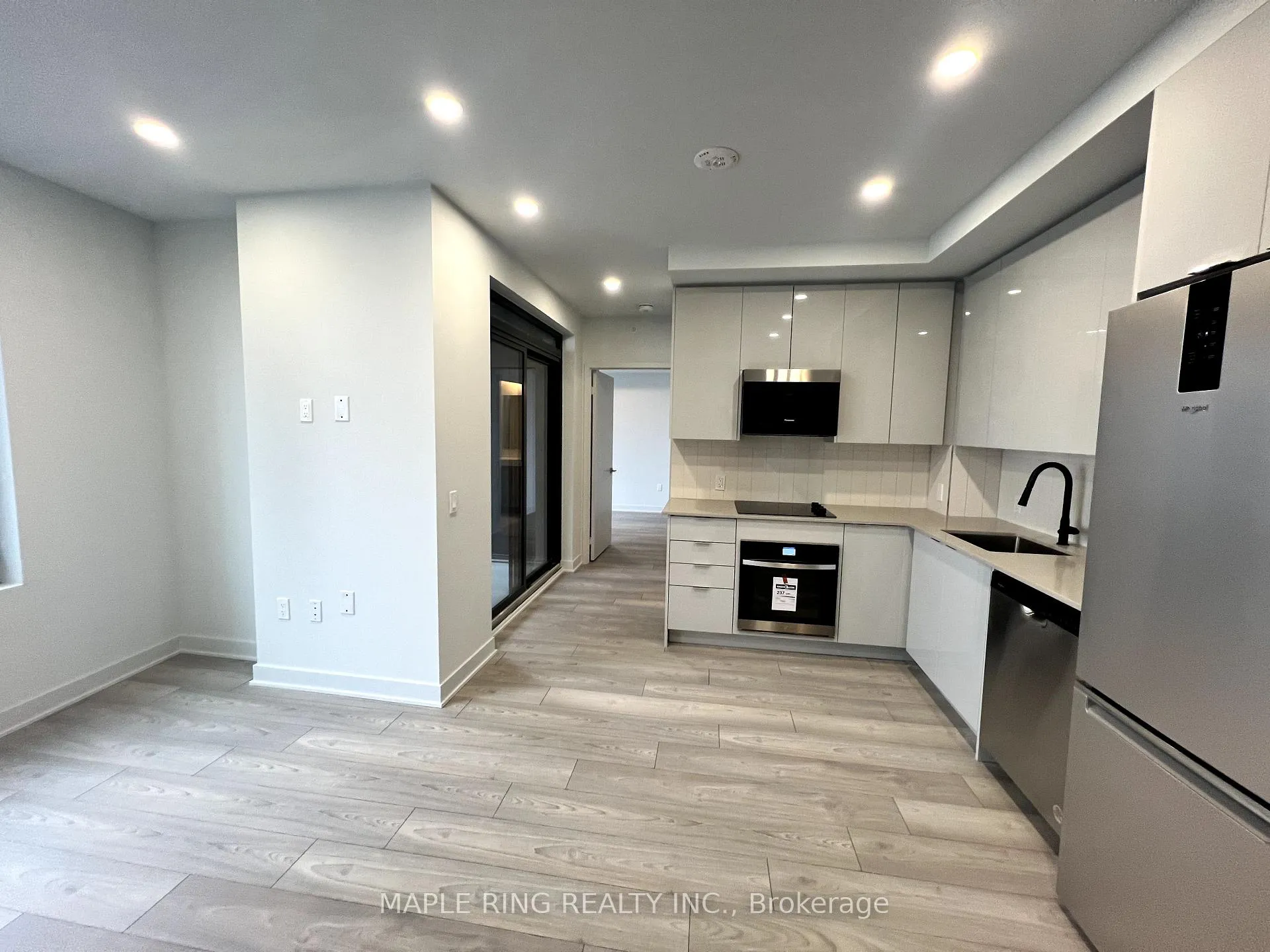 Photo 8 of Unit 2605, 2920 Highway 7 Road, Vaughan, Concord — HOMEH