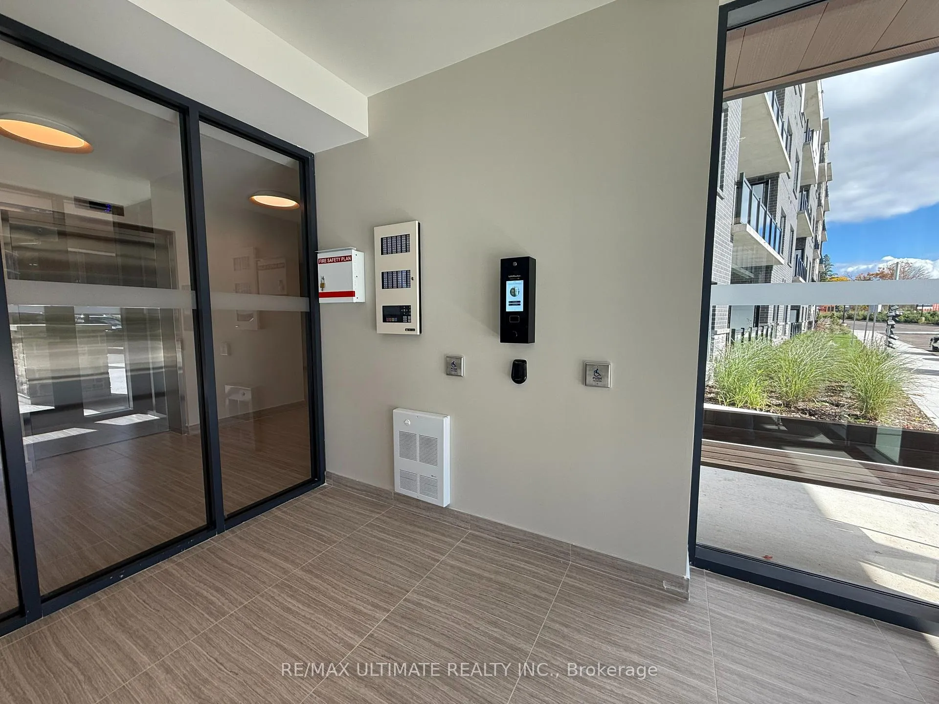 Photo 3 of Unit 213, 1100 Lackner Place, Kitchener — HOMEH