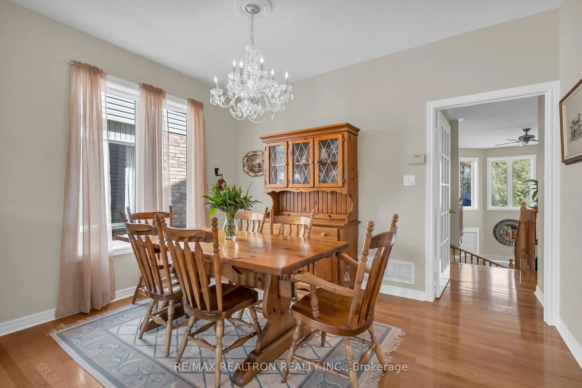 Photo 5 of 17 Marchant Circle, King, Schomberg — HOMEH