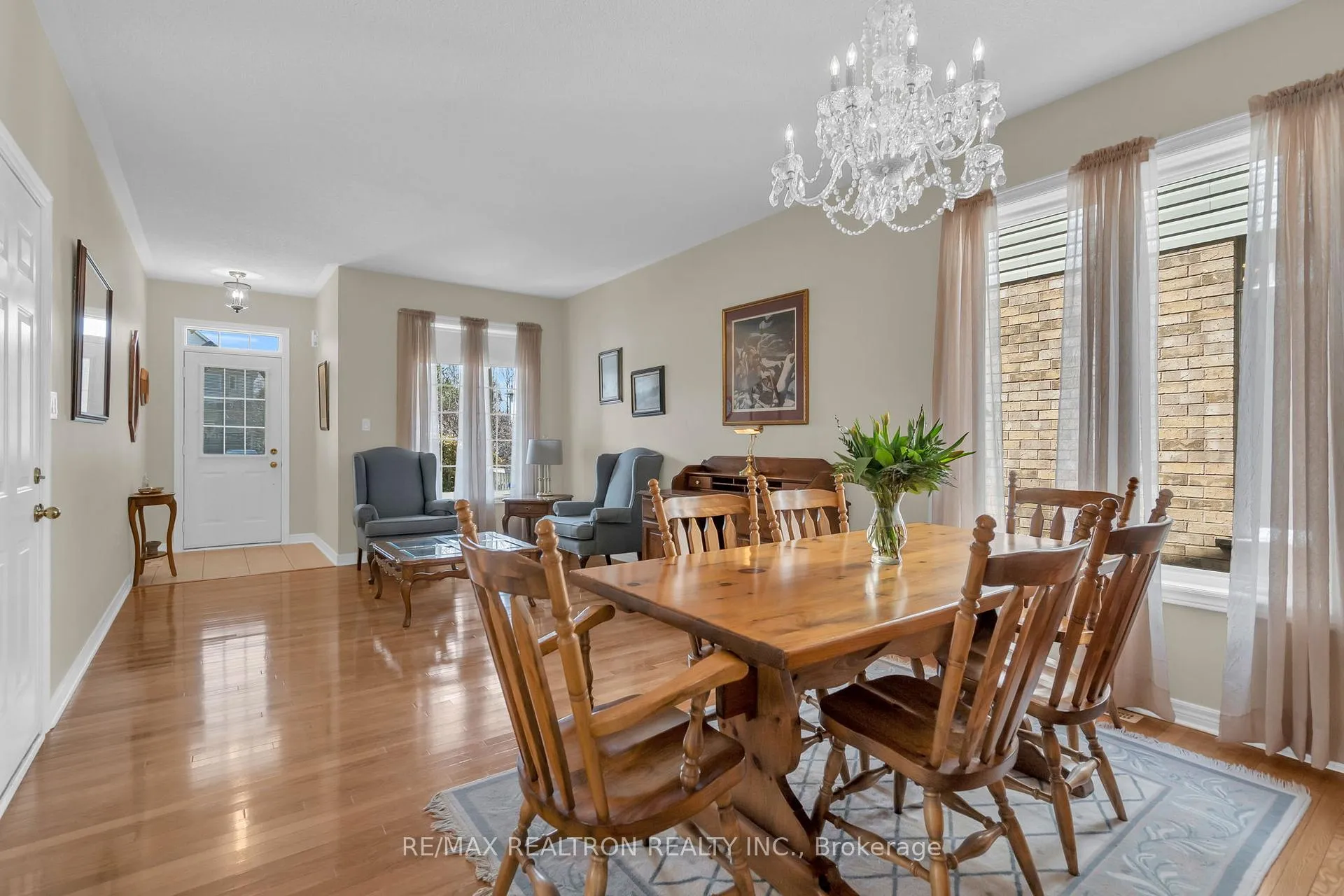 Photo 6 of 17 Marchant Circle, King, Schomberg — HOMEH