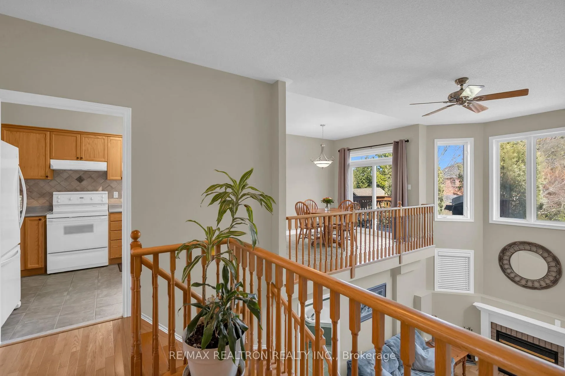 Photo 9 of 17 Marchant Circle, King, Schomberg — HOMEH