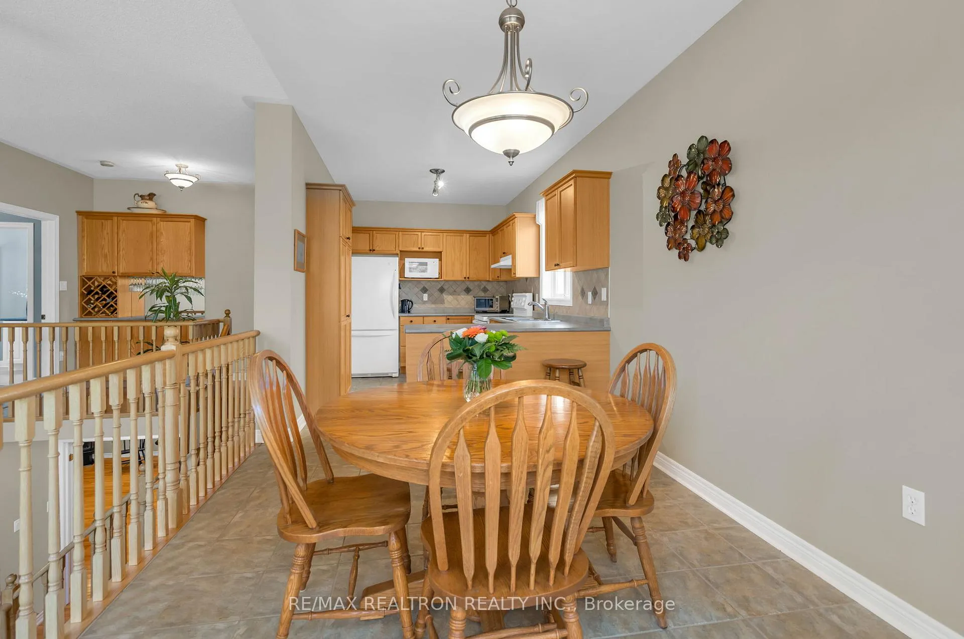 Photo 14 of 17 Marchant Circle, King, Schomberg — HOMEH