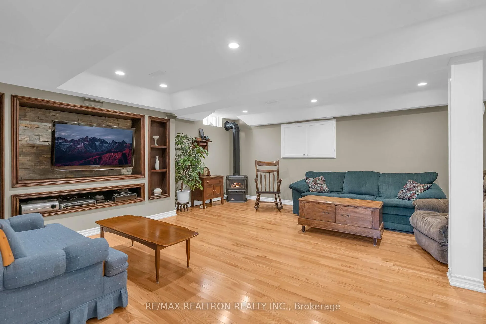 Photo 28 of 17 Marchant Circle, King, Schomberg — HOMEH