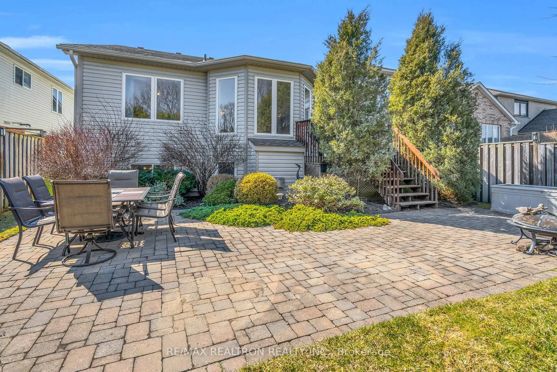 Photo 33 of 17 Marchant Circle, King, Schomberg — HOMEH