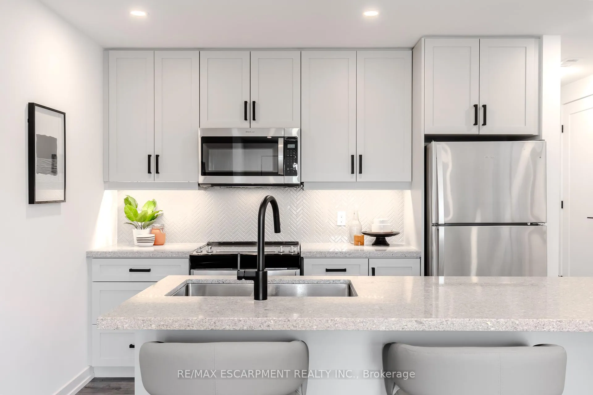 Photo 8 of 243 Burke Street, Hamilton, Waterdown — HOMEH