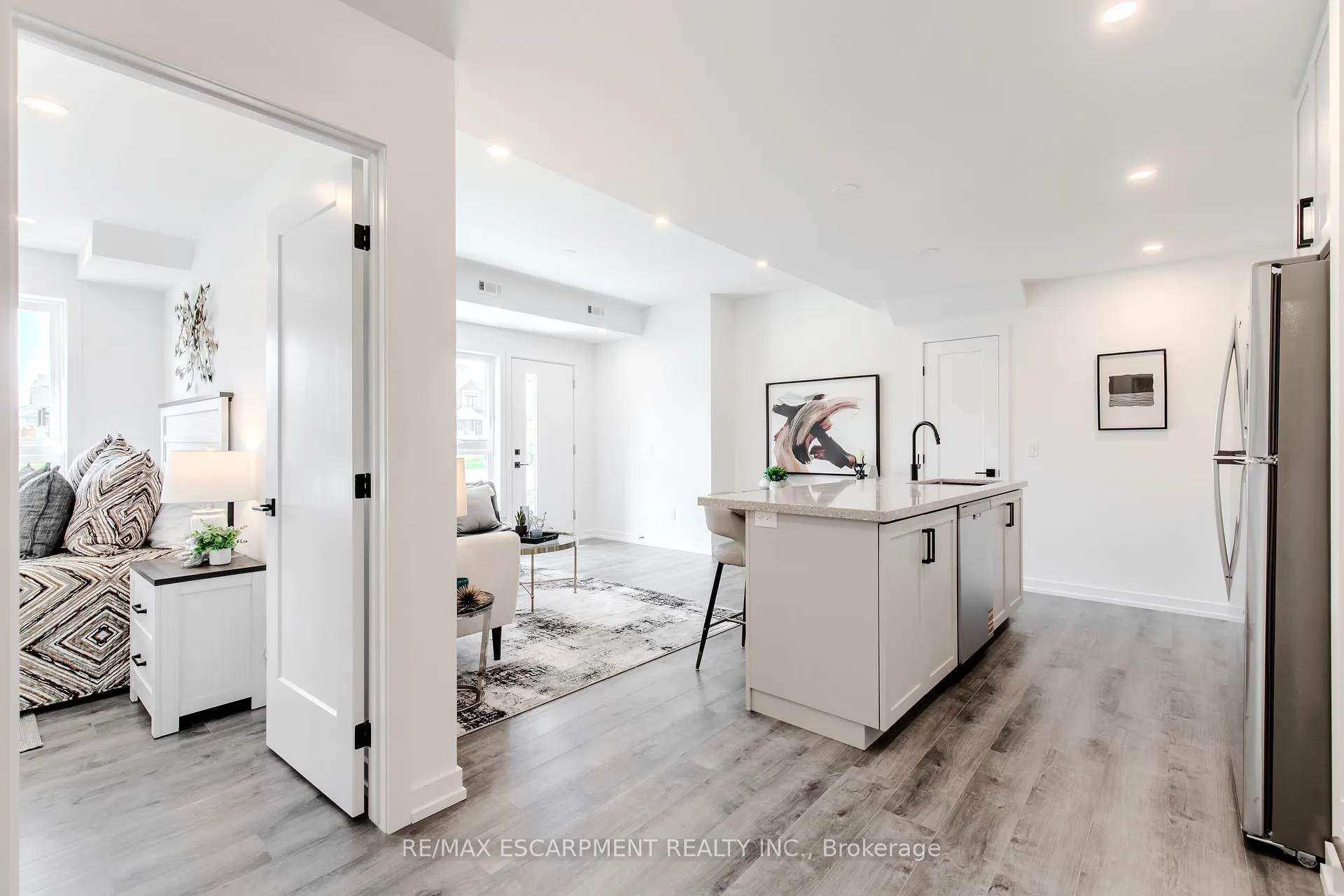 Photo 13 of 243 Burke Street, Hamilton, Waterdown — HOMEH