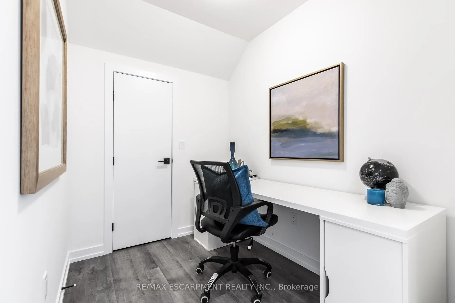 Photo 15 of 243 Burke Street, Hamilton, Waterdown — HOMEH