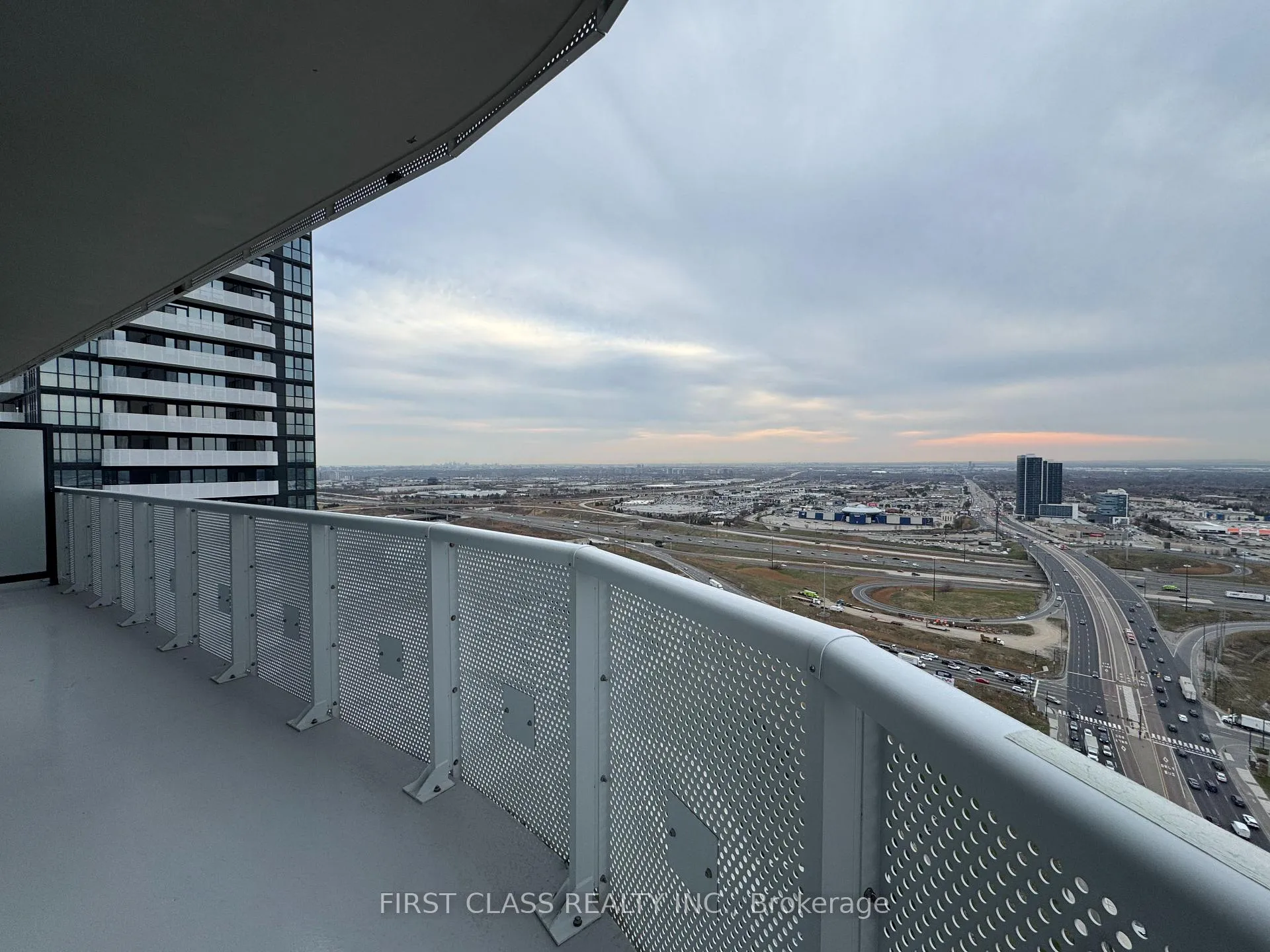Photo 4 of Unit 3309, 225 Commerce Street, Vaughan, Vaughan Corporate Centre — HOMEH